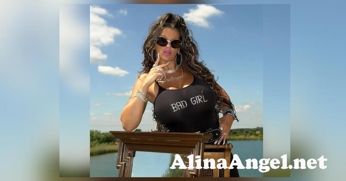 naked chicks alina angel