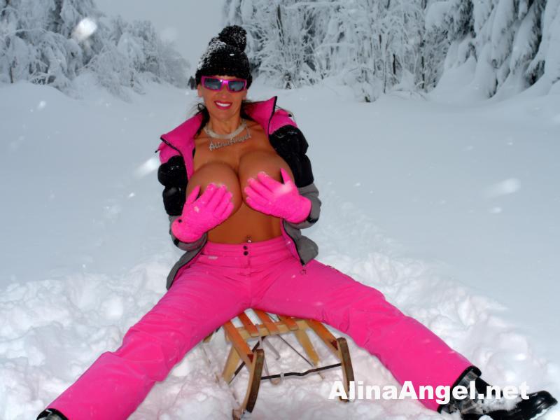 nude tits in the snow 412